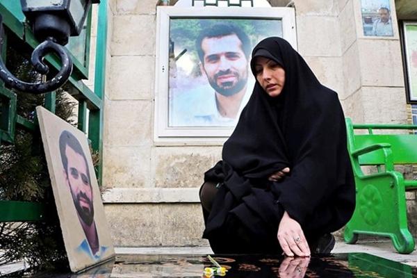 گفت‌وگو با مادر و همسر شهید احمدی روشن