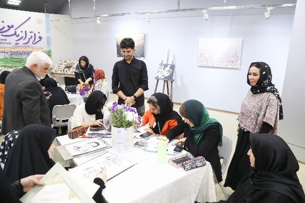 نمایشگاه هنری «روز سرخ» به مناسبت ایام اربعین حسینی
