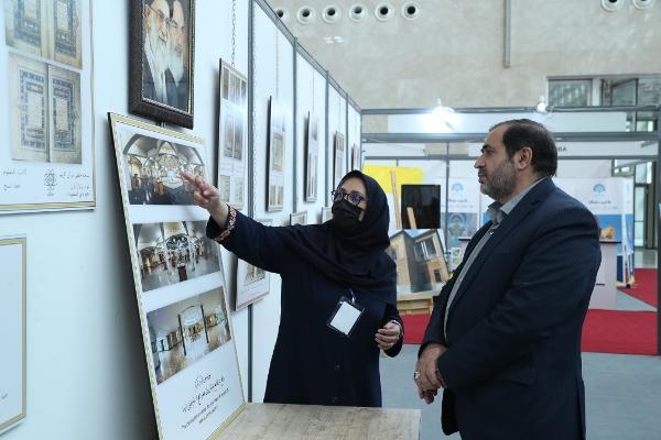 دکتر جعفری از نمایشگاه گردشگری جهان اسلام بازدید کرد.